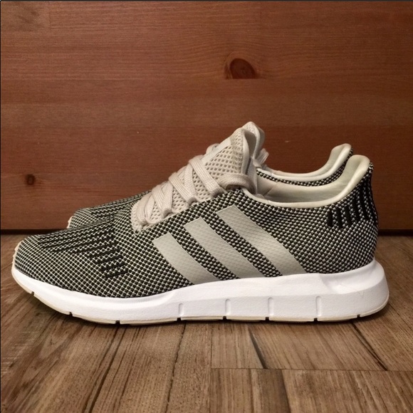 adidas swift run white size 8